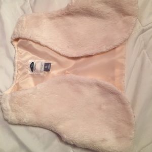 Size 4t vest.very soft it’s a off white color